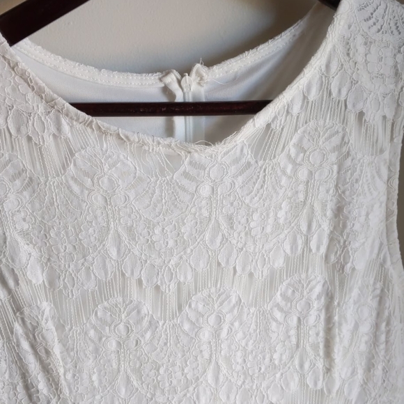 Beautiful White Lace Dress size Large - Picture 7 of 8